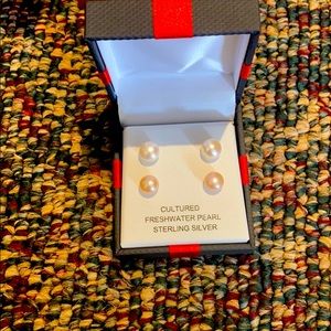 Sterling silver cultured freshwater pearl set